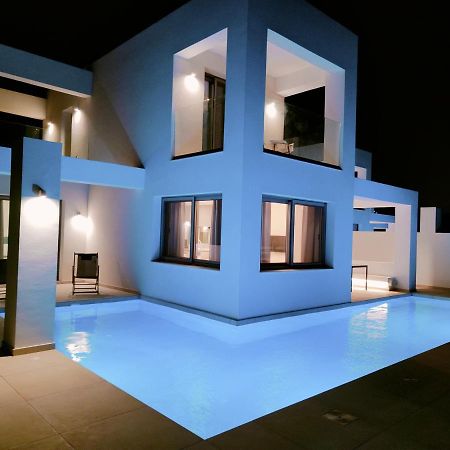 Alpha Villas เกนนาดี ภายนอก รูปภาพ