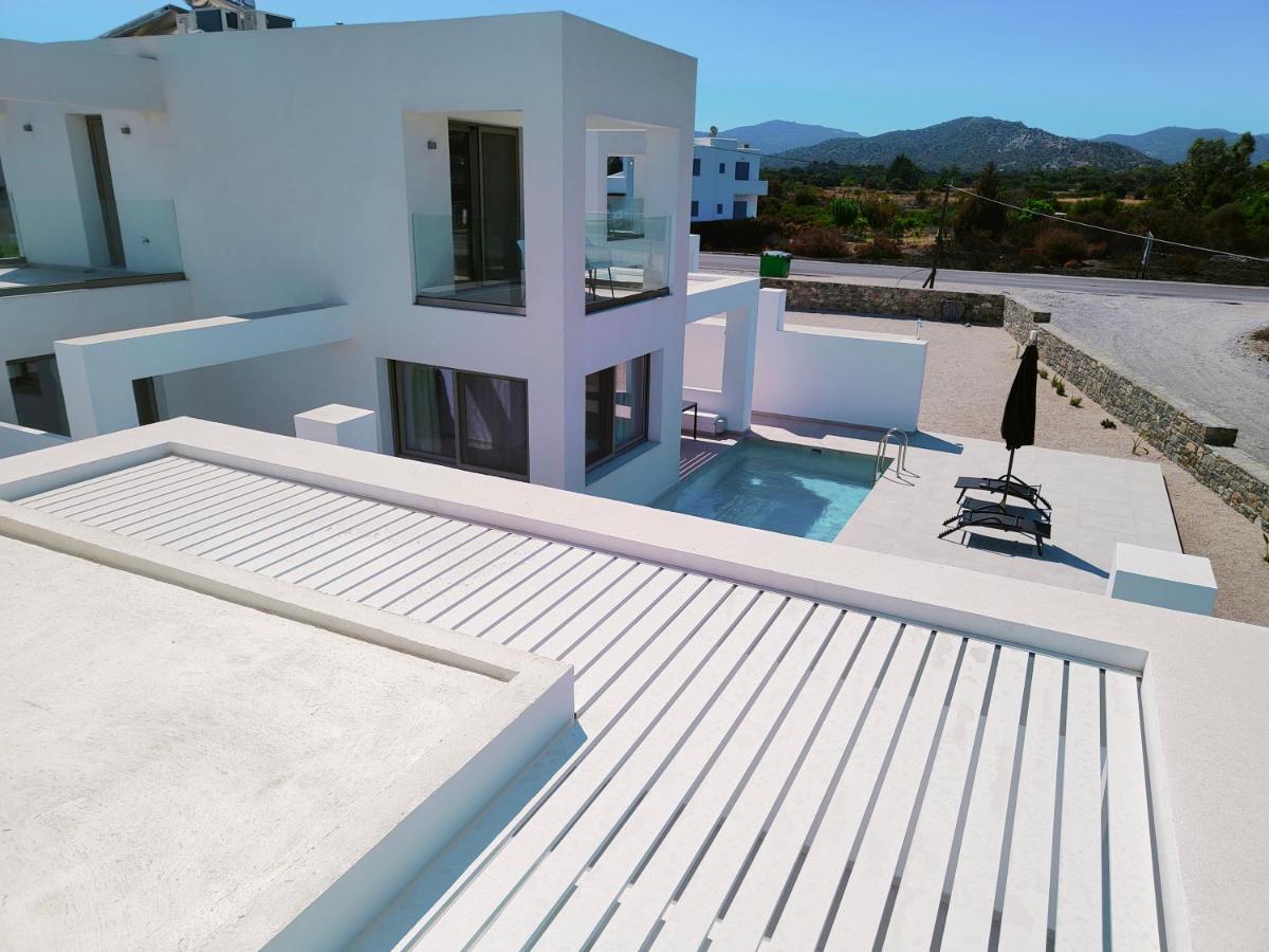 Alpha Villas เกนนาดี ภายนอก รูปภาพ