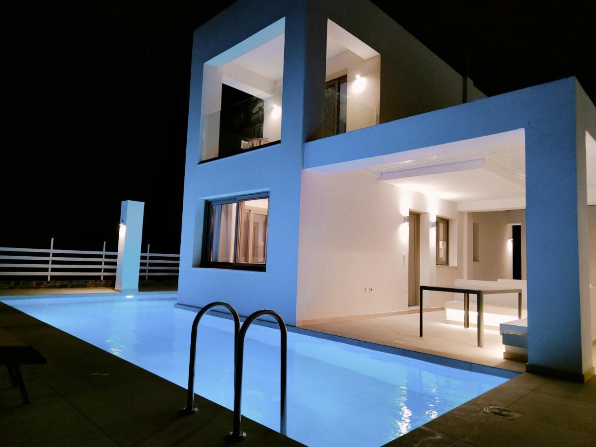 Alpha Villas เกนนาดี ภายนอก รูปภาพ